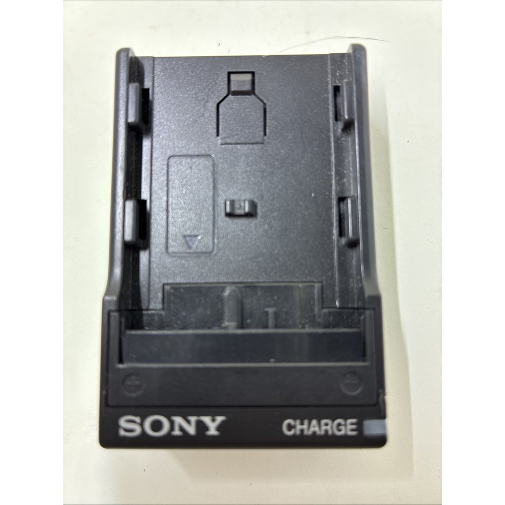 Sony BC-TRM Portable Battery Charger M Series NP-FM30 NP-FM50 NP-QM91‎ NP-FM90